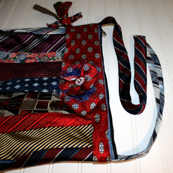 SOLD HANDMADE Purse Repurposed Necktie Boho Tie - Picture 7 of 7
